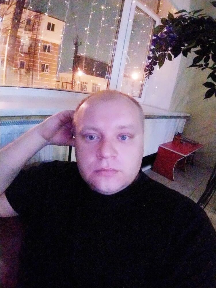  54650304  Artem, 40 ,    