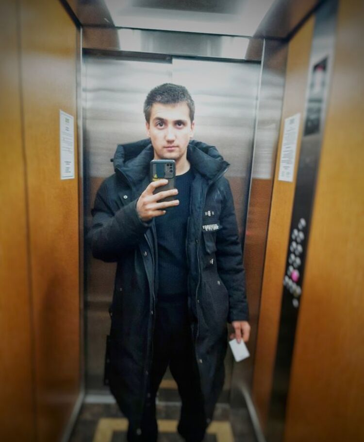 32885994  , 23 ,    