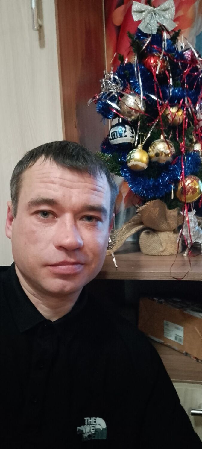  41166424  Viktor, 35 ,    