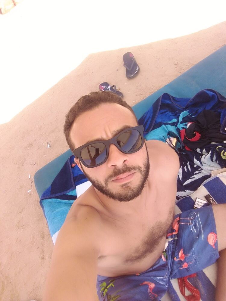 15919884  Osama, 36 ,    Al Ghardaqah