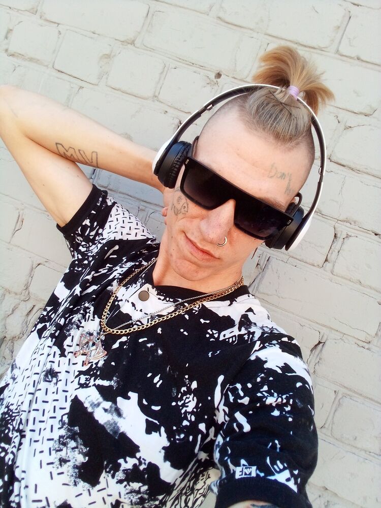  ,   ˸, 25 ,     , c 