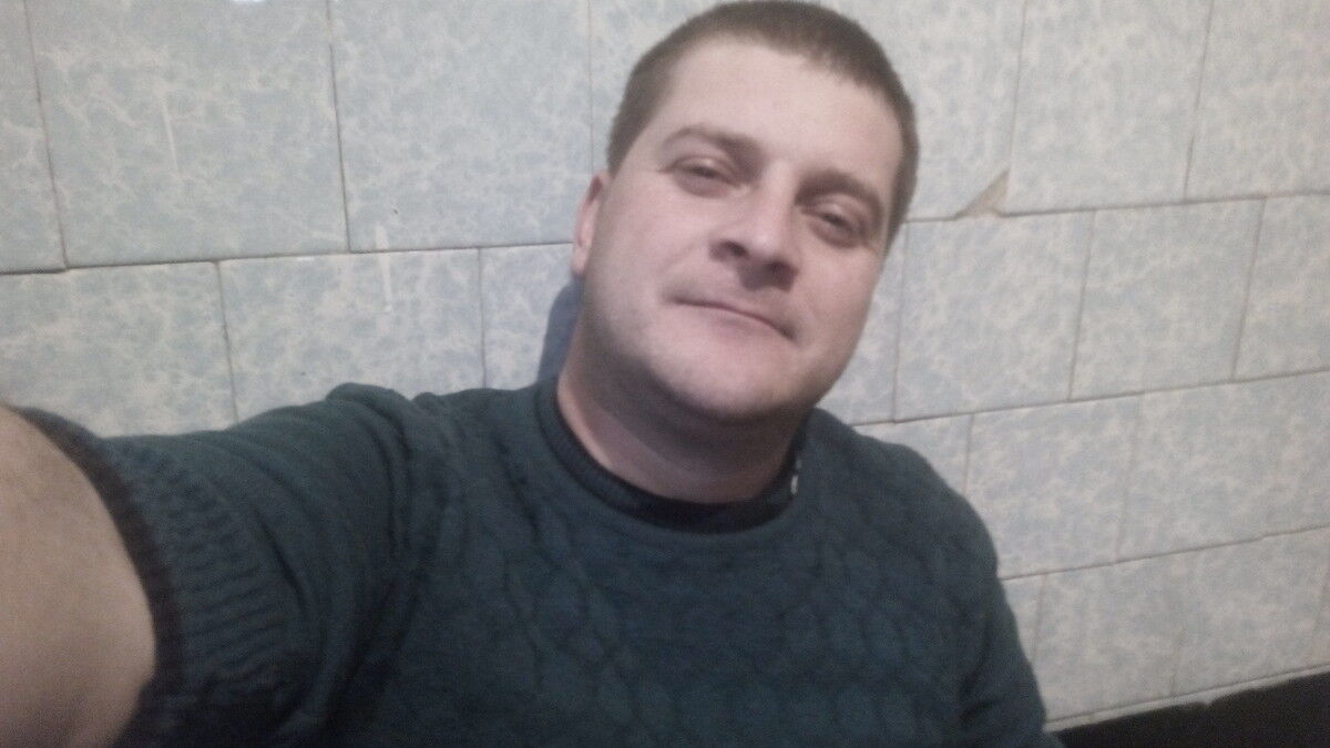  16114334  Oleg, 40 ,    