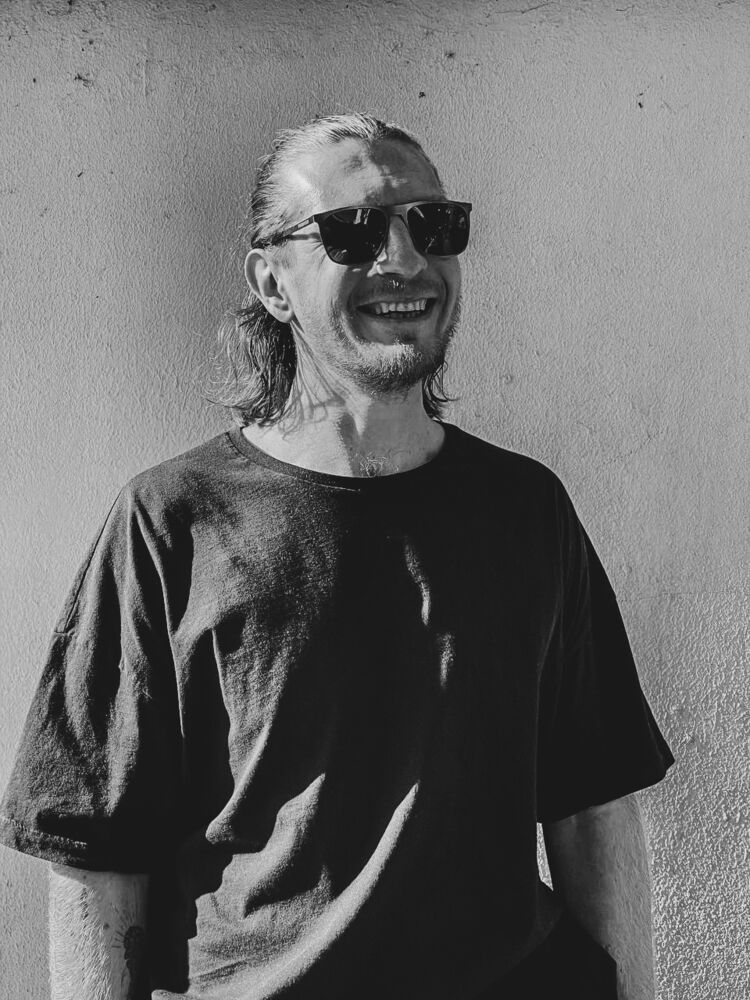  ,   Mikhaill, 37 ,   ,   