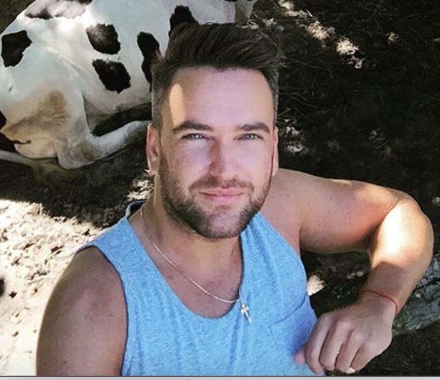  ,   Andrey Moon, 27 ,   