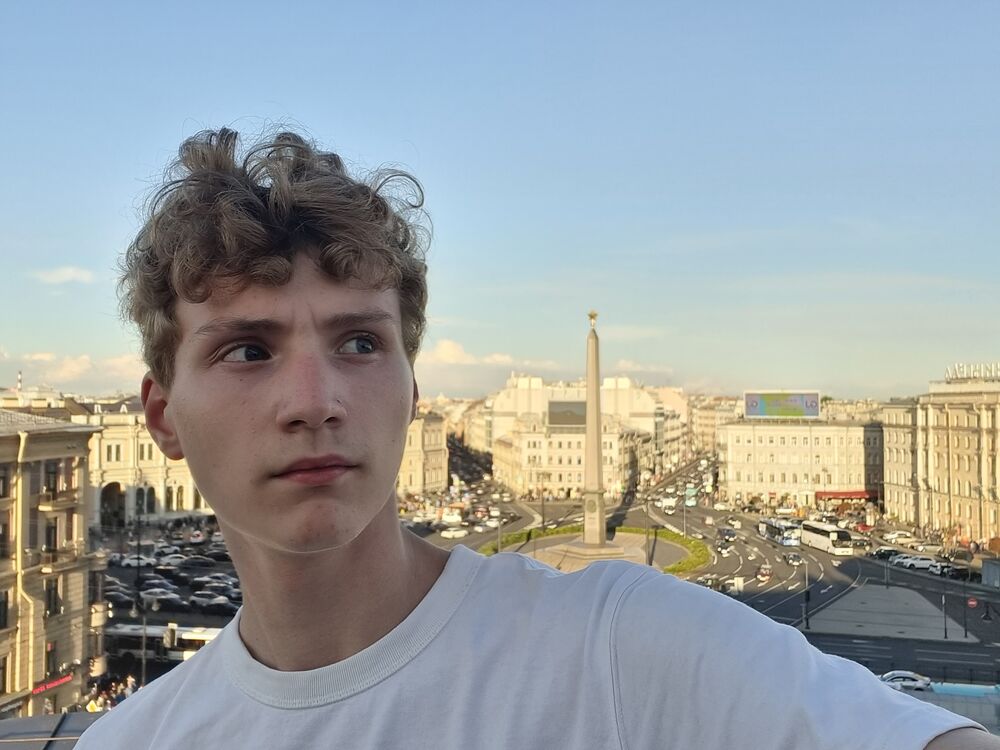  43439144  , 19 ,    -