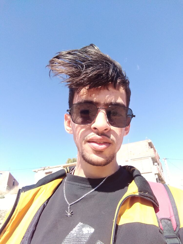  28289374  Khalaf, 22 ,    Algiers