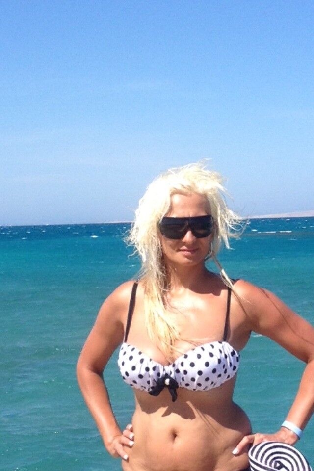  ,   Tina, 40 ,   ,   , c 