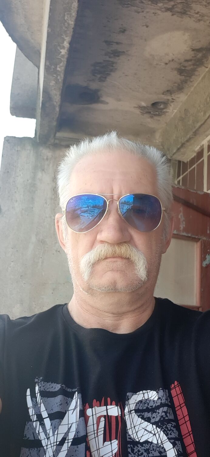  33995004  Vitaly, 62 ,    -