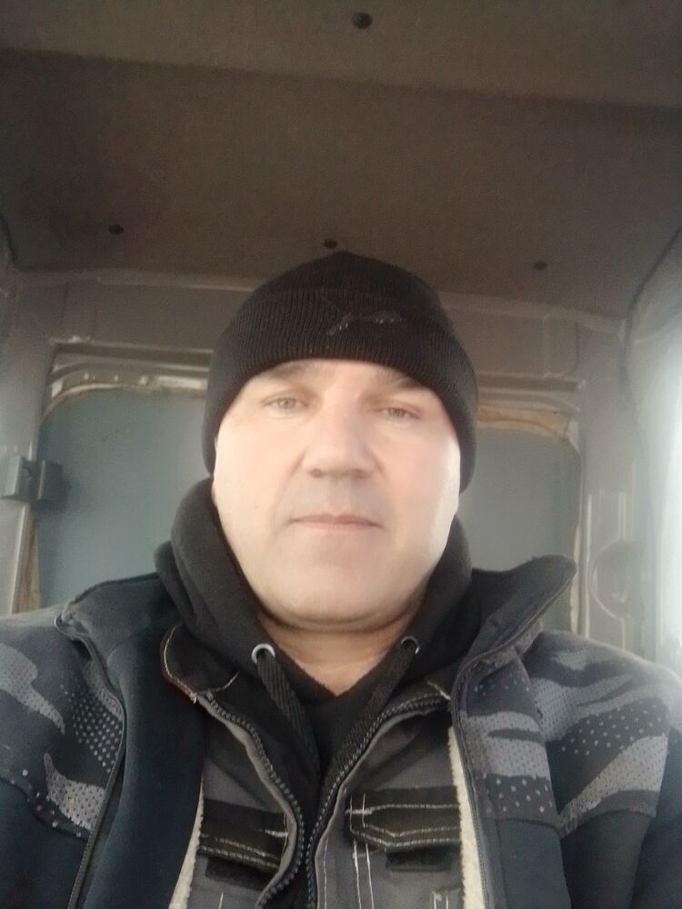  25677404  , 51 ,    
