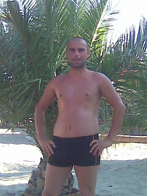  4340664  Dimitar, 44 ,    