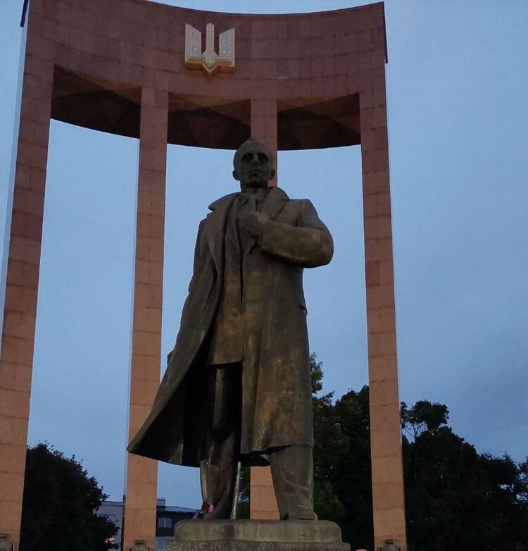  24116034  , 40 ,    