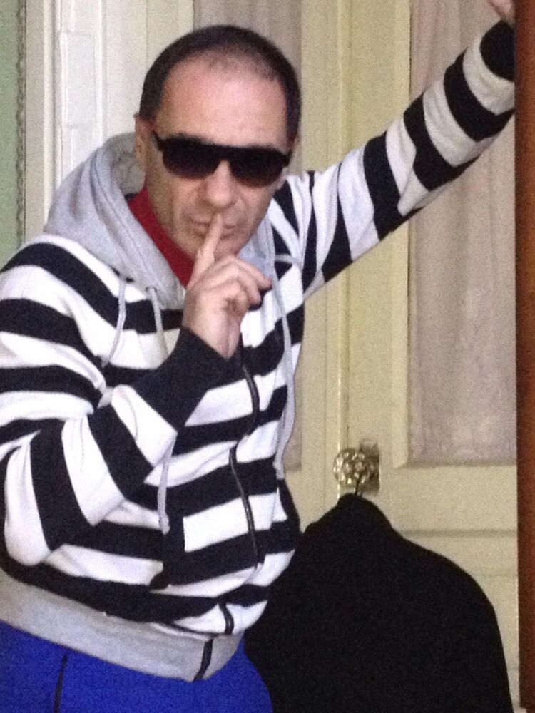  9666664  Mikael, 48 ,    