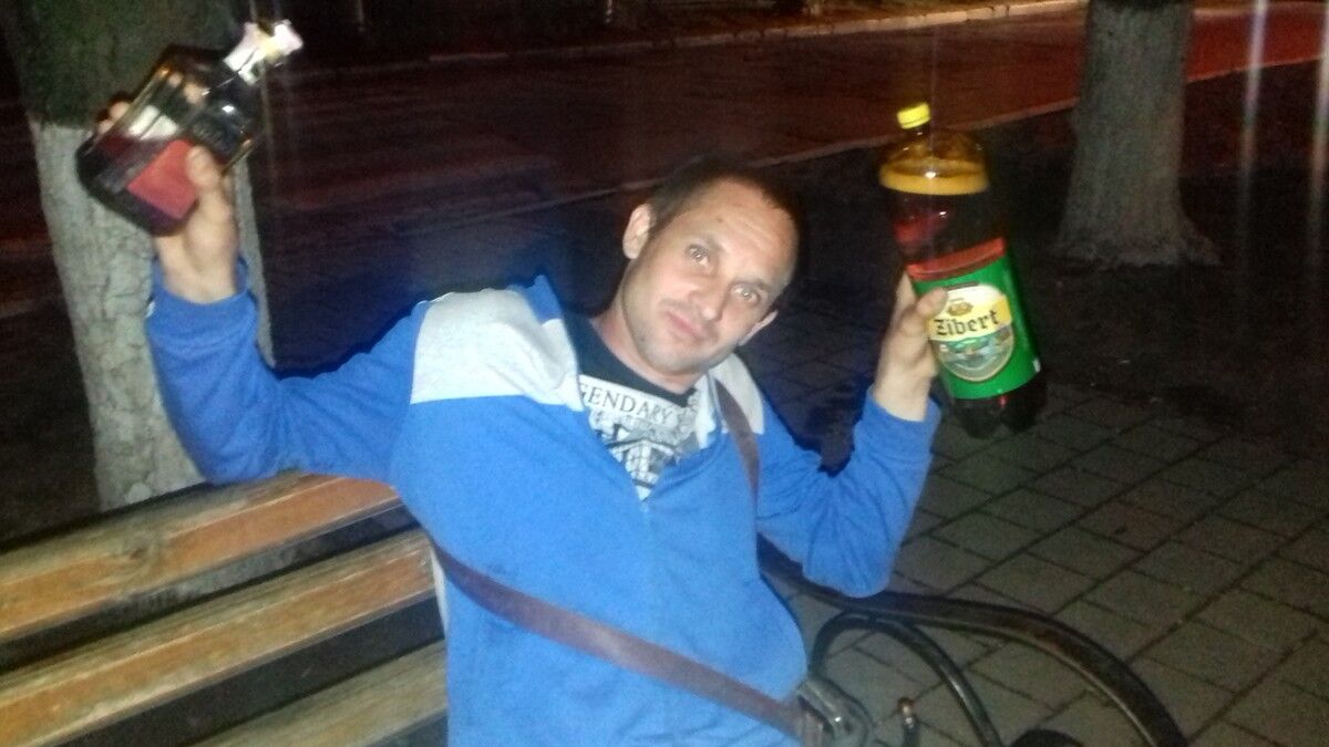 ,   Maks, 37 ,   ,   , c 