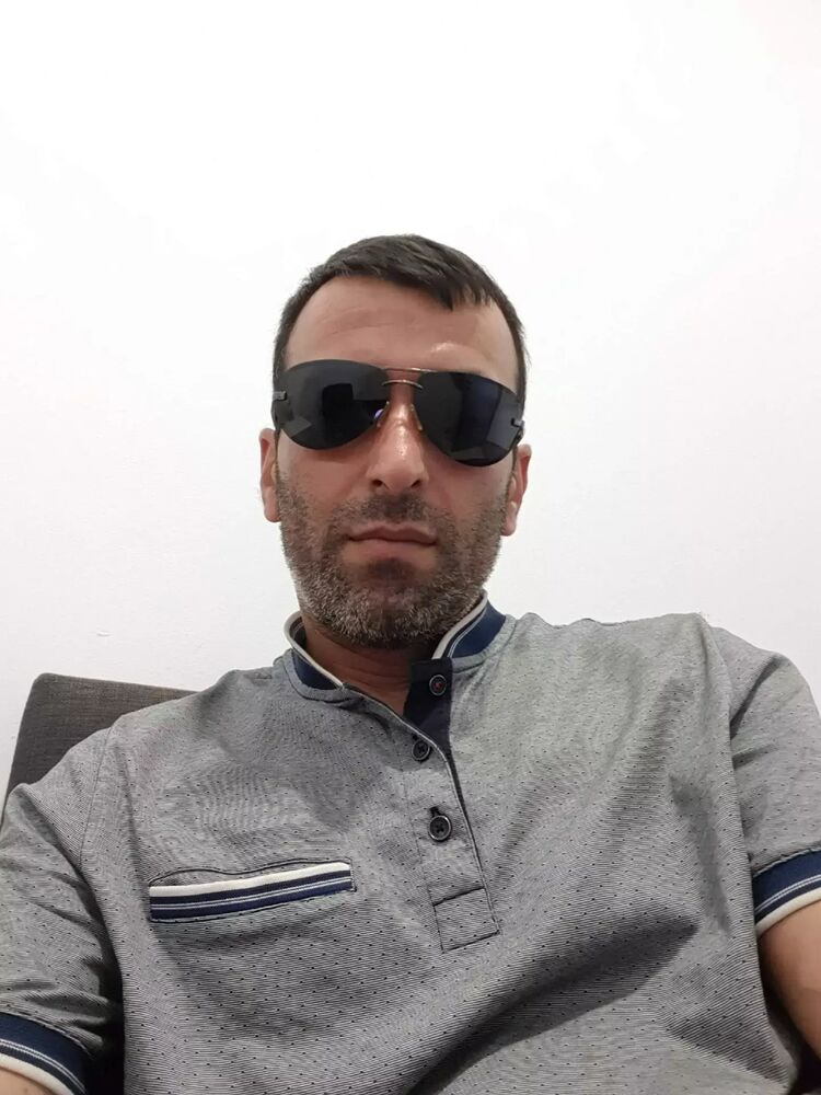  48716484  Giorgi, 39 ,    