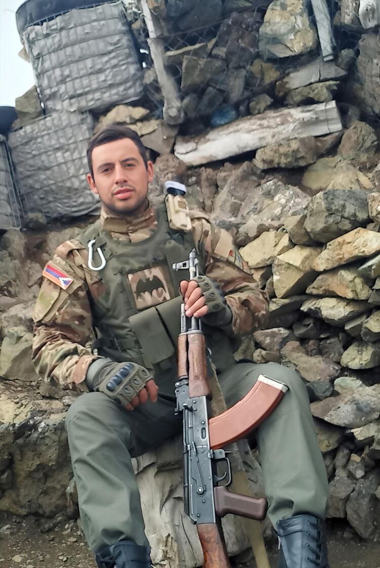  ,   Narek, 23 ,   ,   