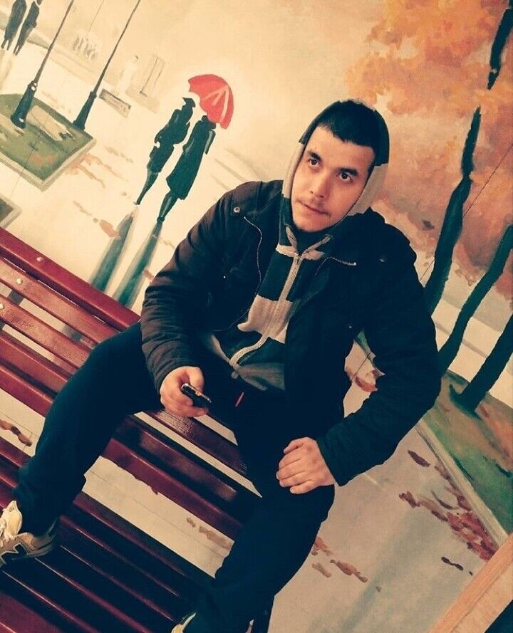  20560194  Michael, 40 ,    