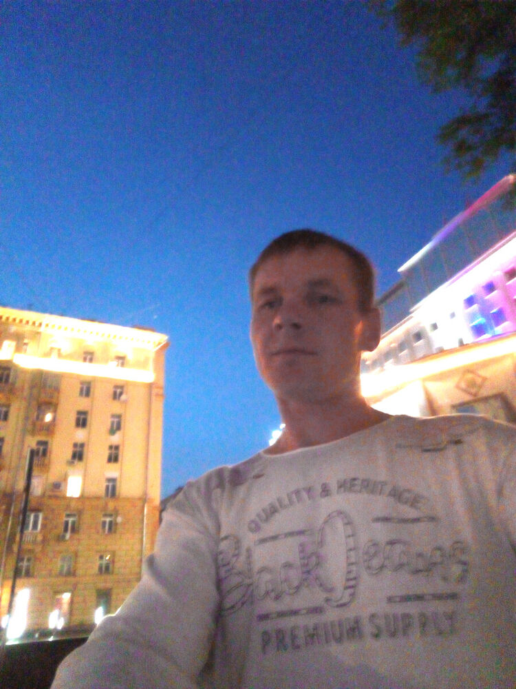  20779754  Yurij, 40 ,    