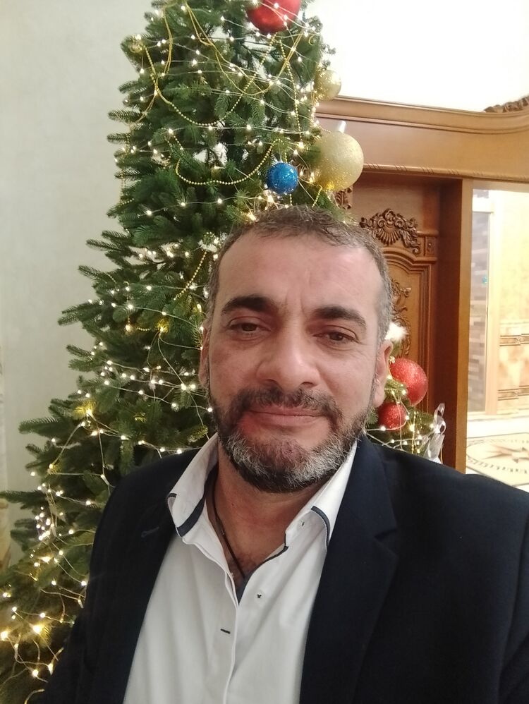  50223664  Hayk, 42 ,    