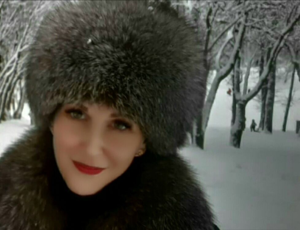  48679044  Yulia, 40 ,    