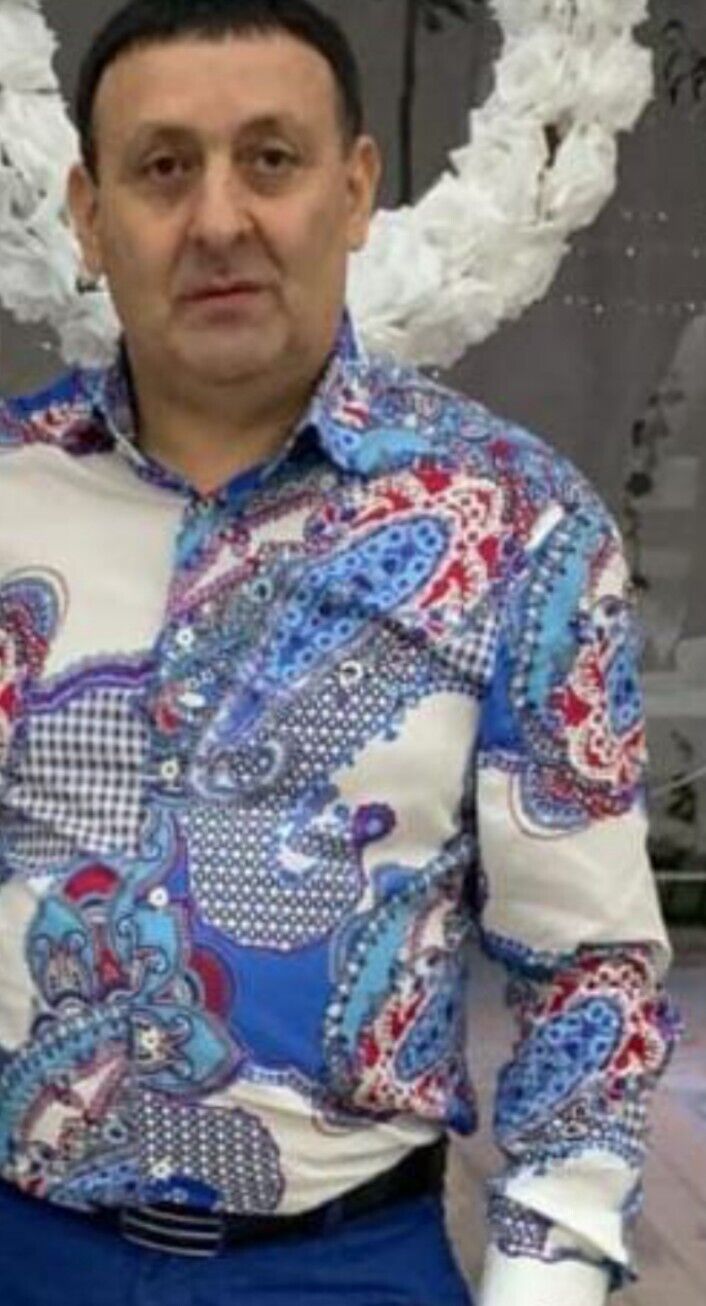  54420684  Silvester, 40 ,    