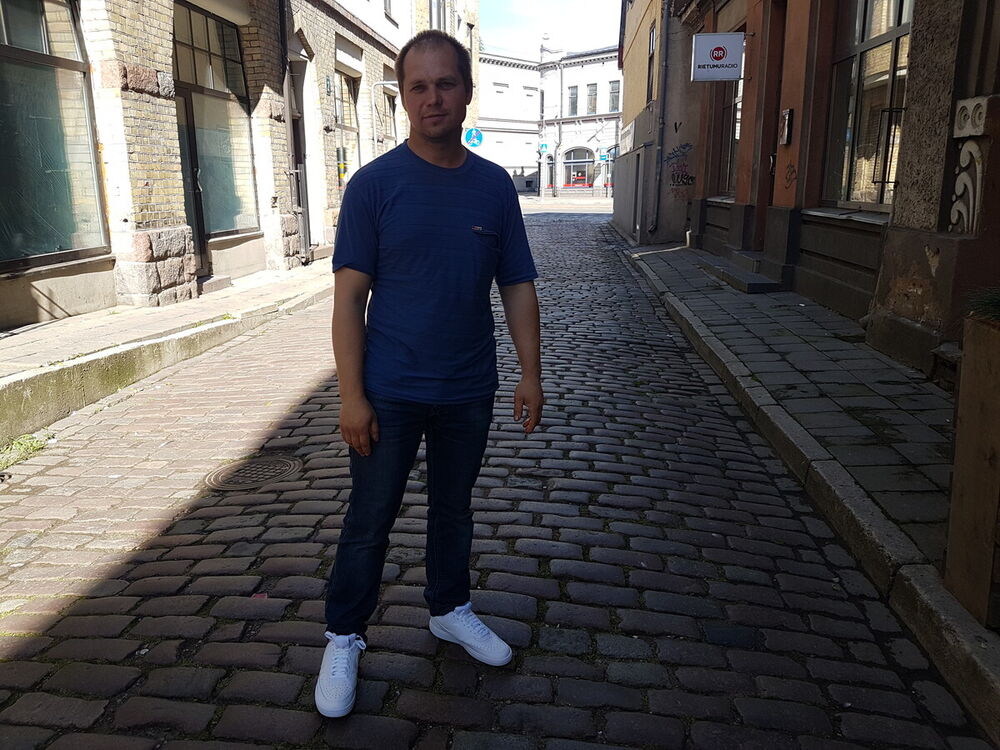  Novy,   , 42 ,   ,   , c 