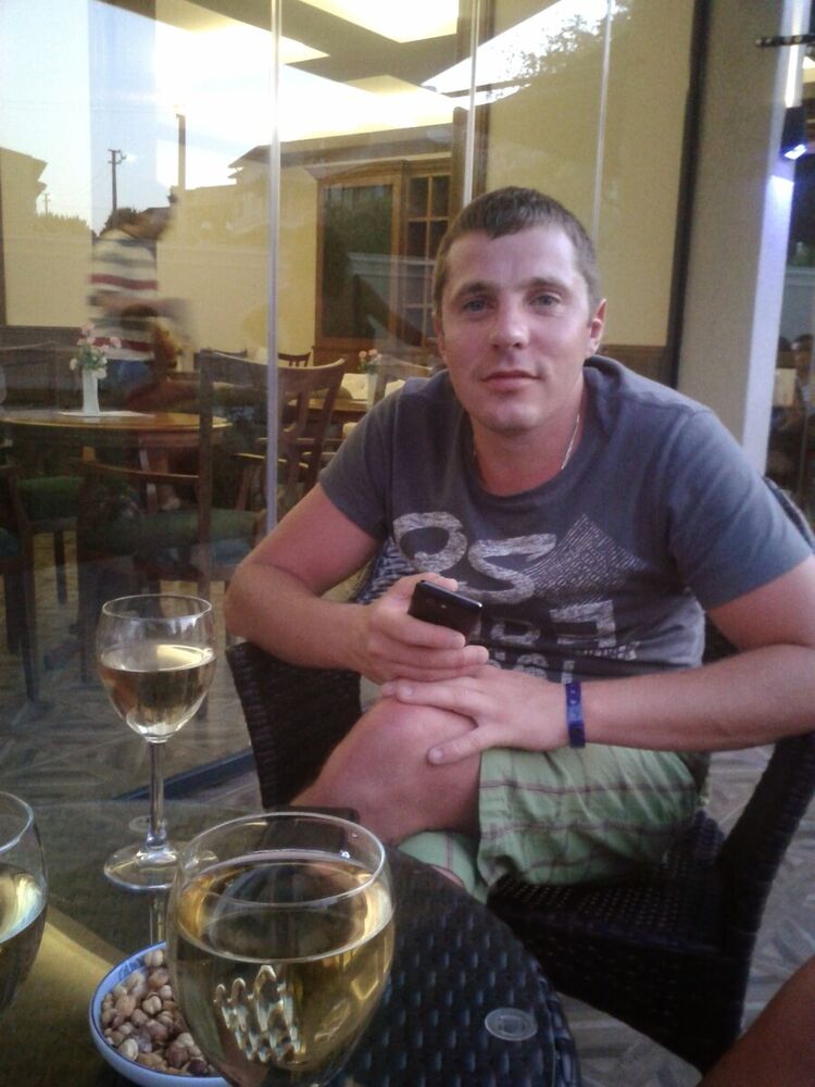  ,   Pavel, 42 ,   ,   