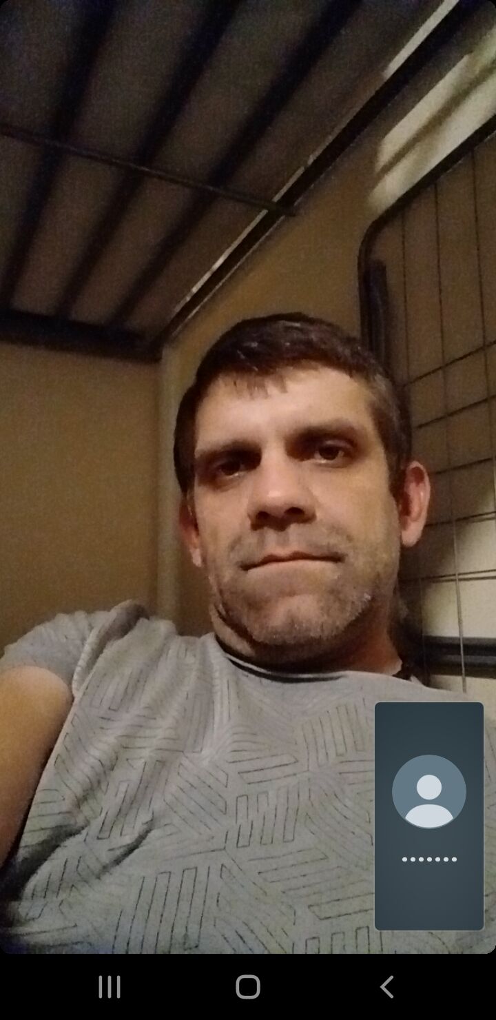  40027494  Vano, 42 ,    