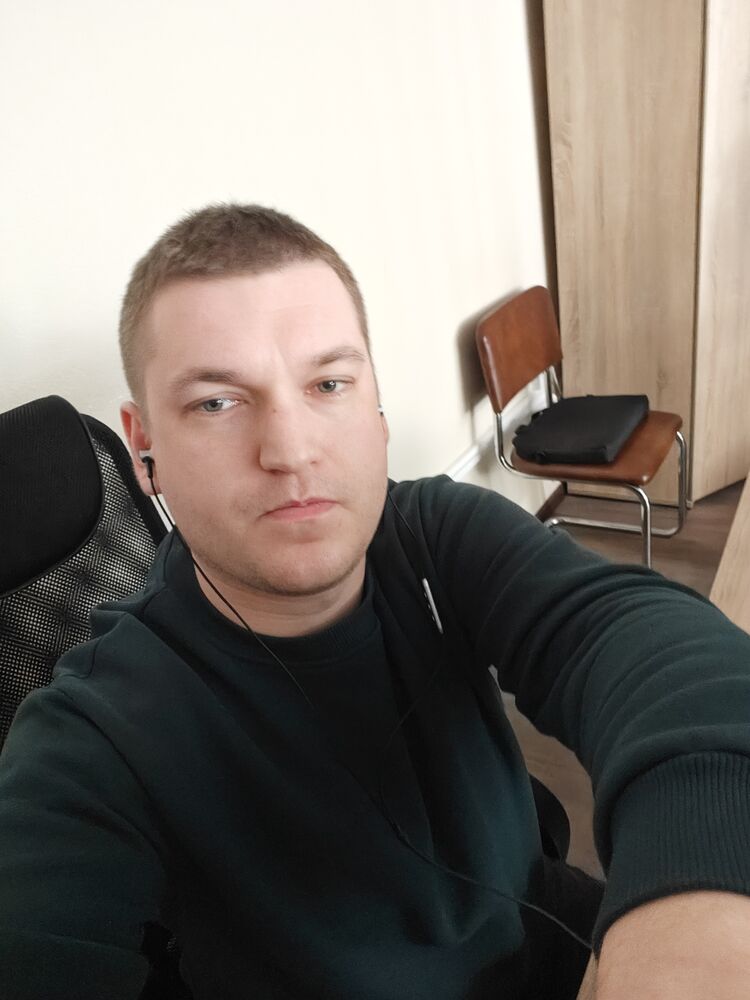  42627044  , 33 ,    
