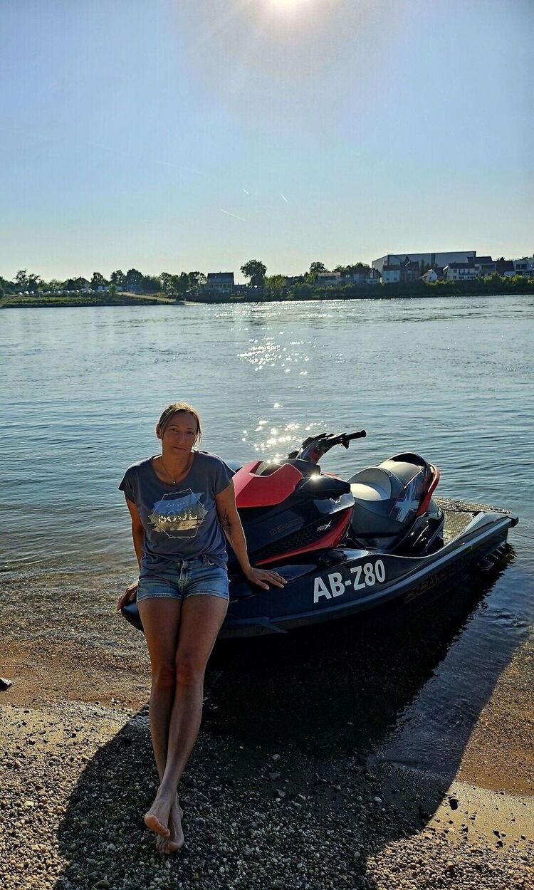  54448204  , 45 ,    Darmstadt