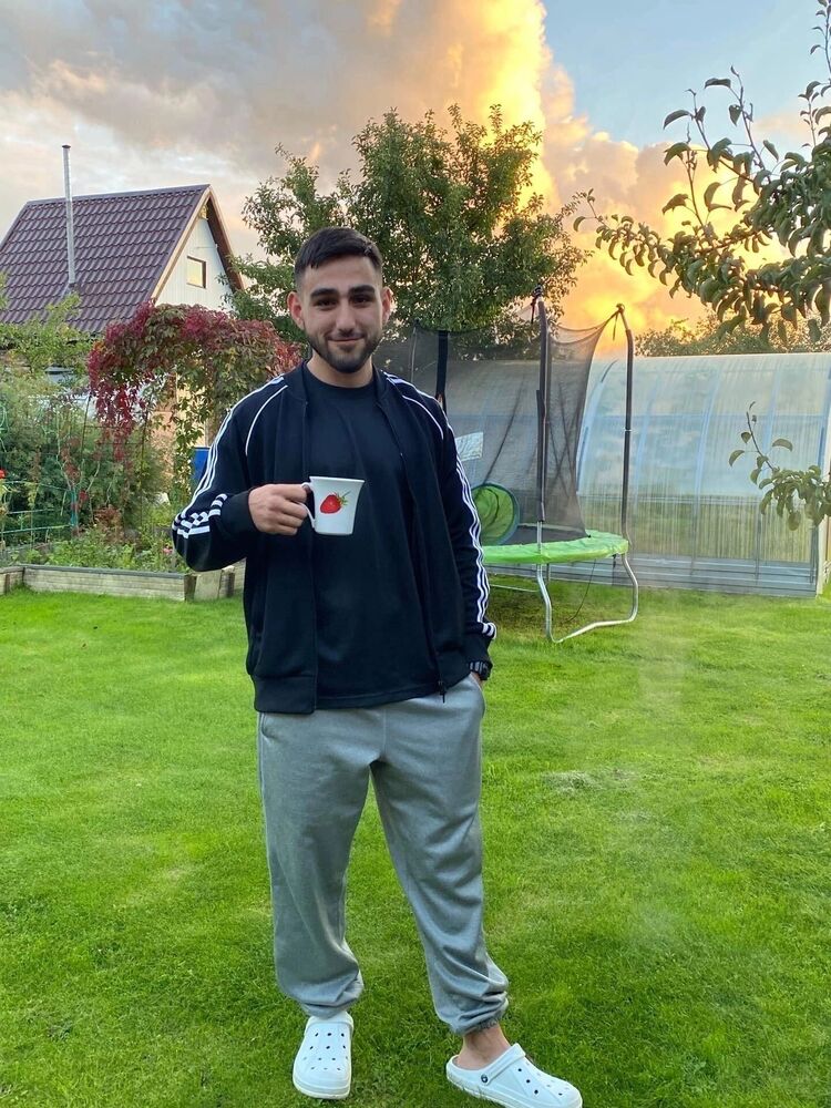  30638524  , 27 ,    -