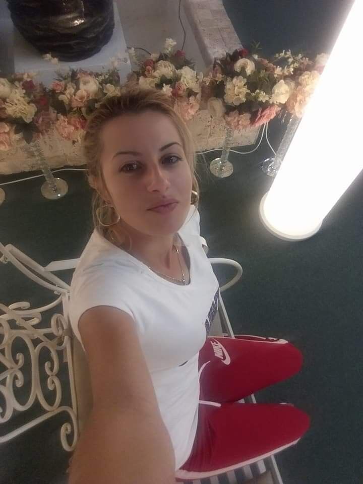  Larisa,   Merinda, 36 ,   ,   , c 
