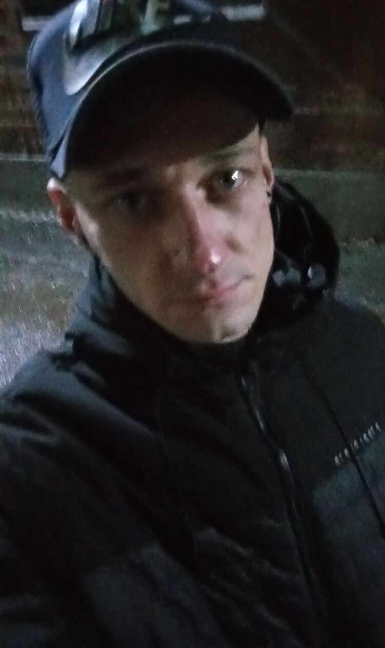 38780114  Arseniy, 39 ,    