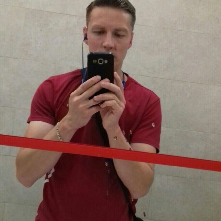  34173914  Yulian, 40 ,    
