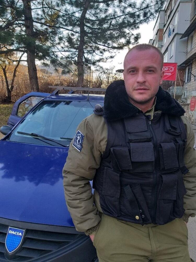  ,   Mihai, 33 ,   ,   , c 