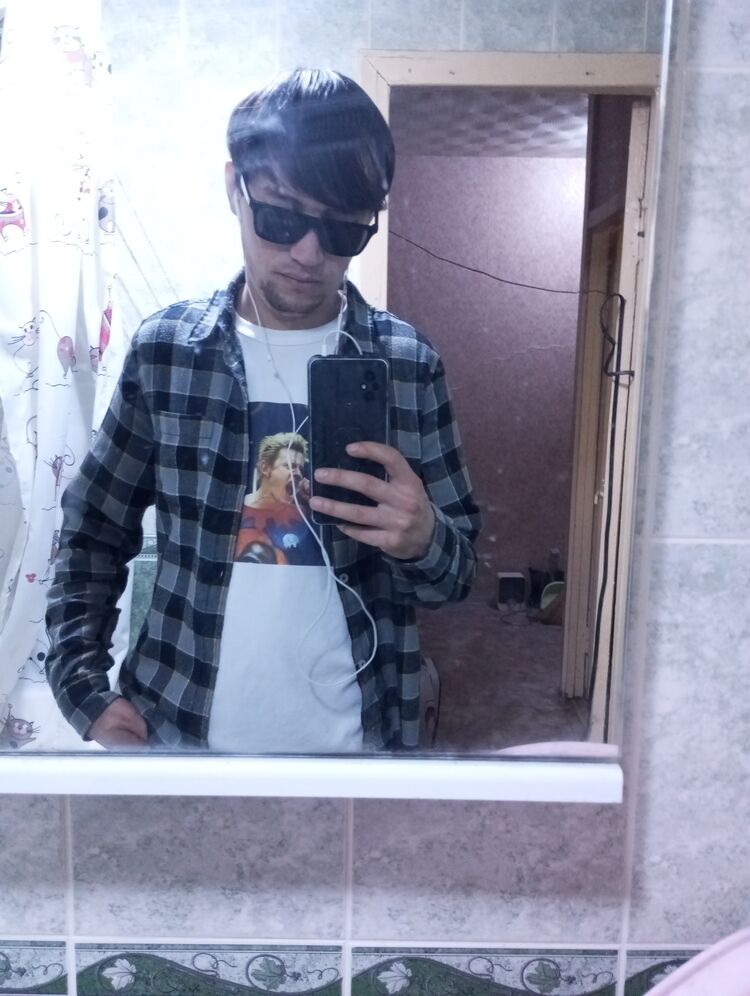  ,   Timur, 28 ,  