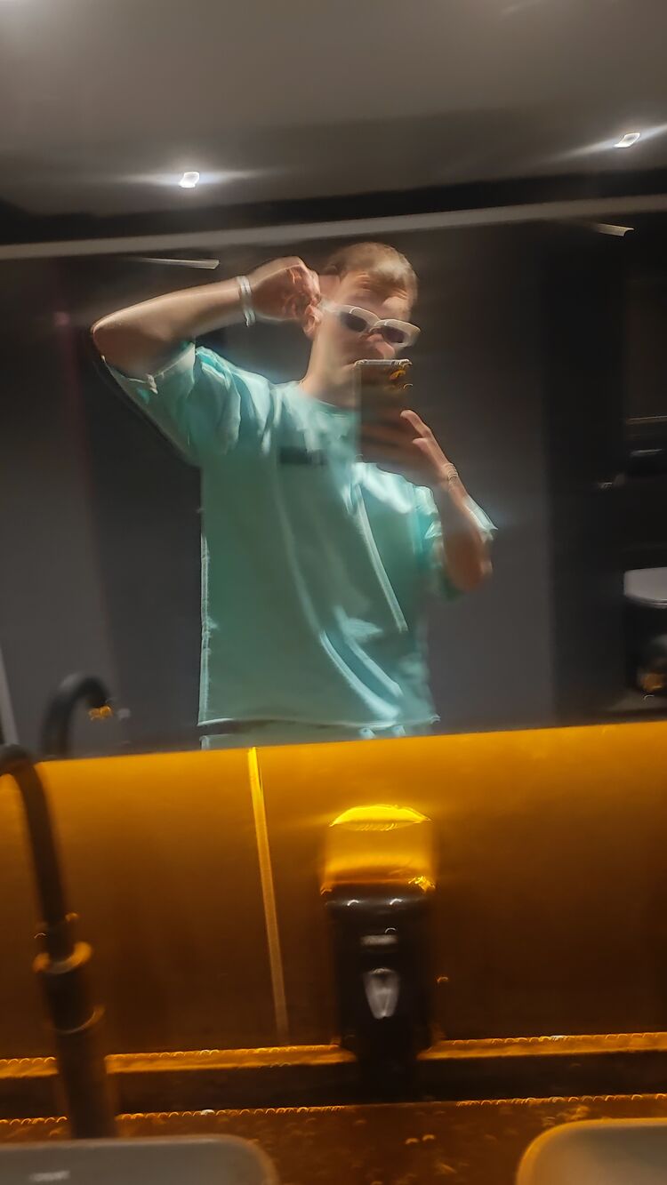  44520124  , 24 ,    