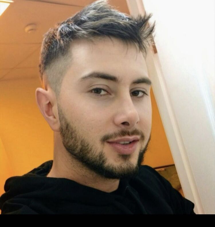  49245644  Ozan, 31 ,    
