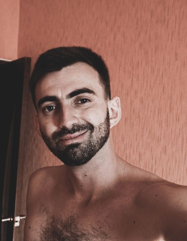  ,   Alex, 32 ,   ,   