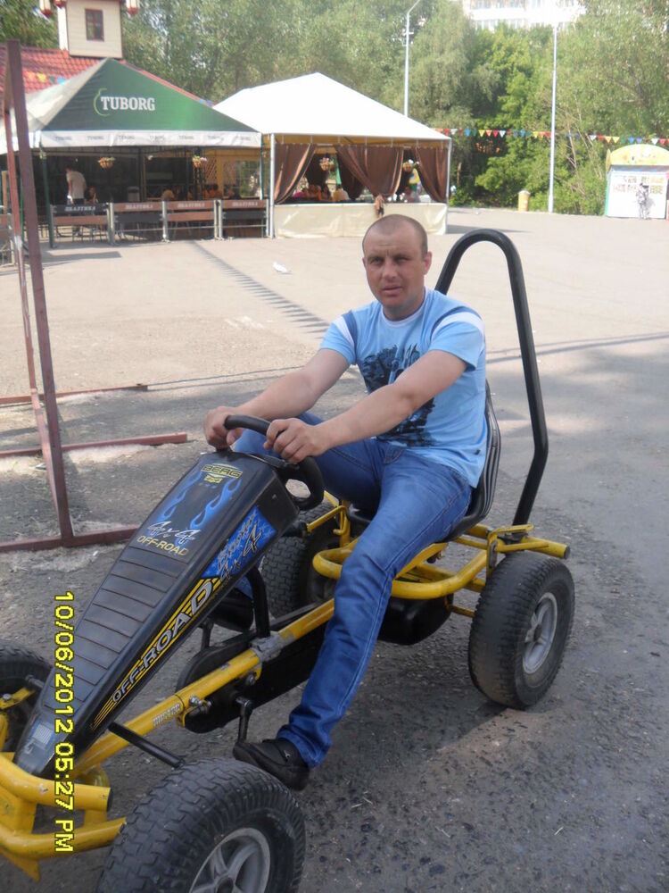  18634784  Sergei, 42 ,    