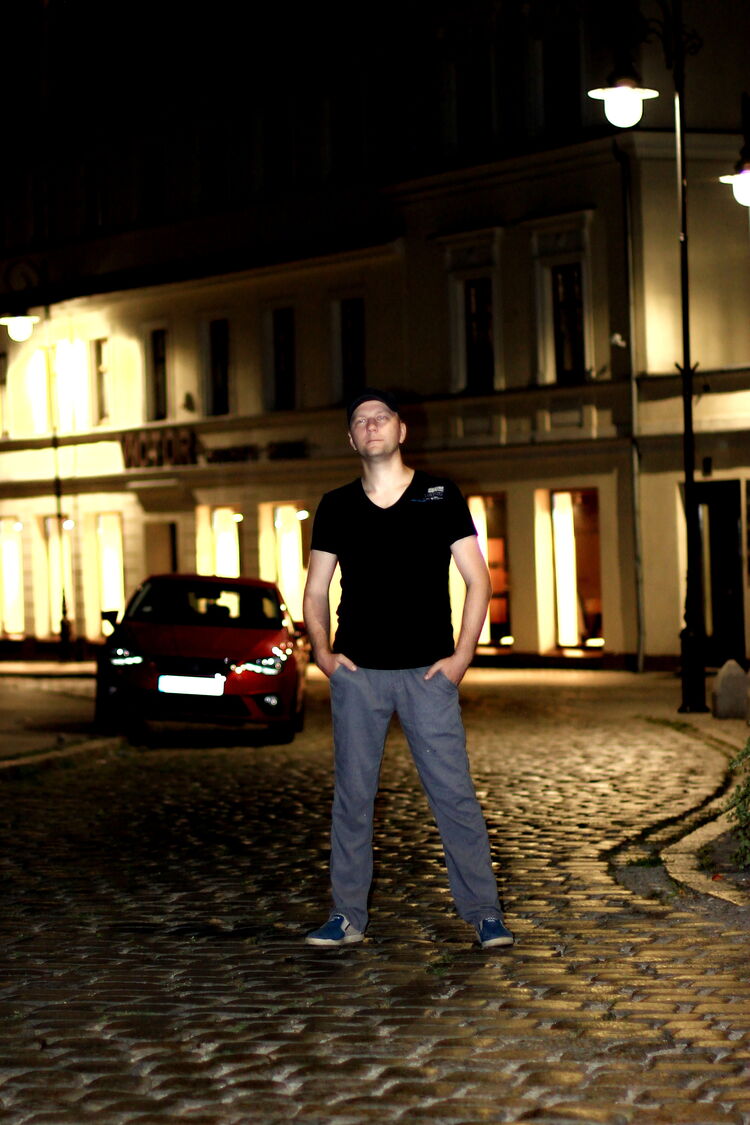  -,   Alex, 42 ,   ,   , c 