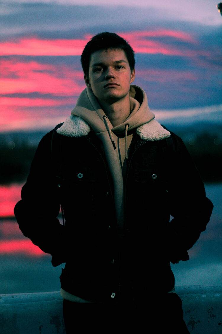  -,   , 25 ,   ,   