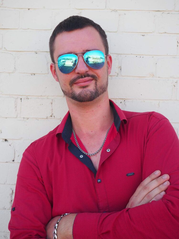  47435184  Alex, 31 ,    