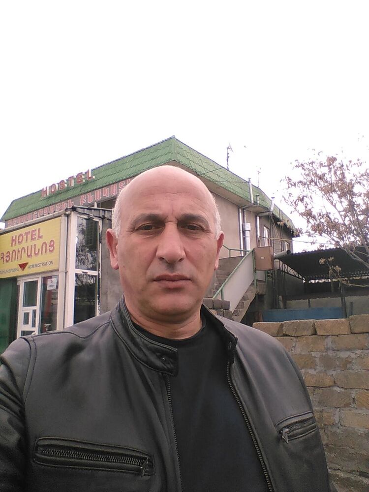  25430454  Rudolf, 57 ,    