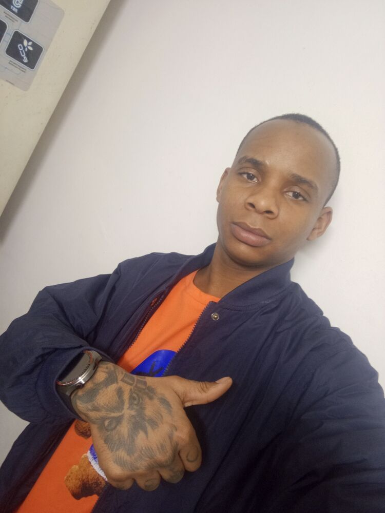  52774394  Rene, 24 ,    