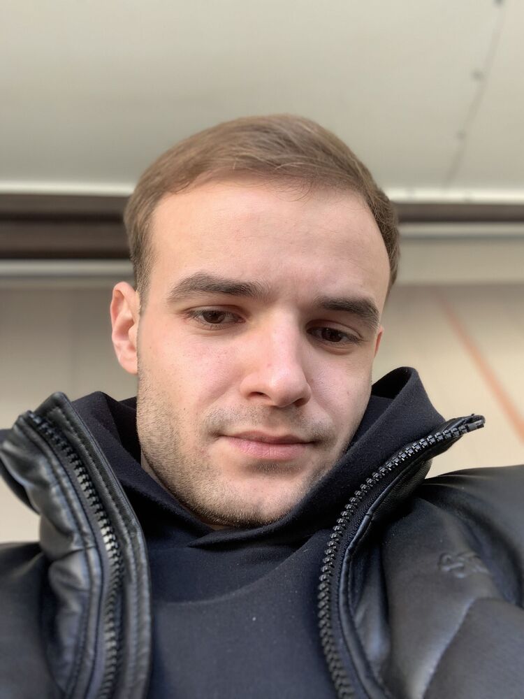  46975124  Vlad, 26 ,    