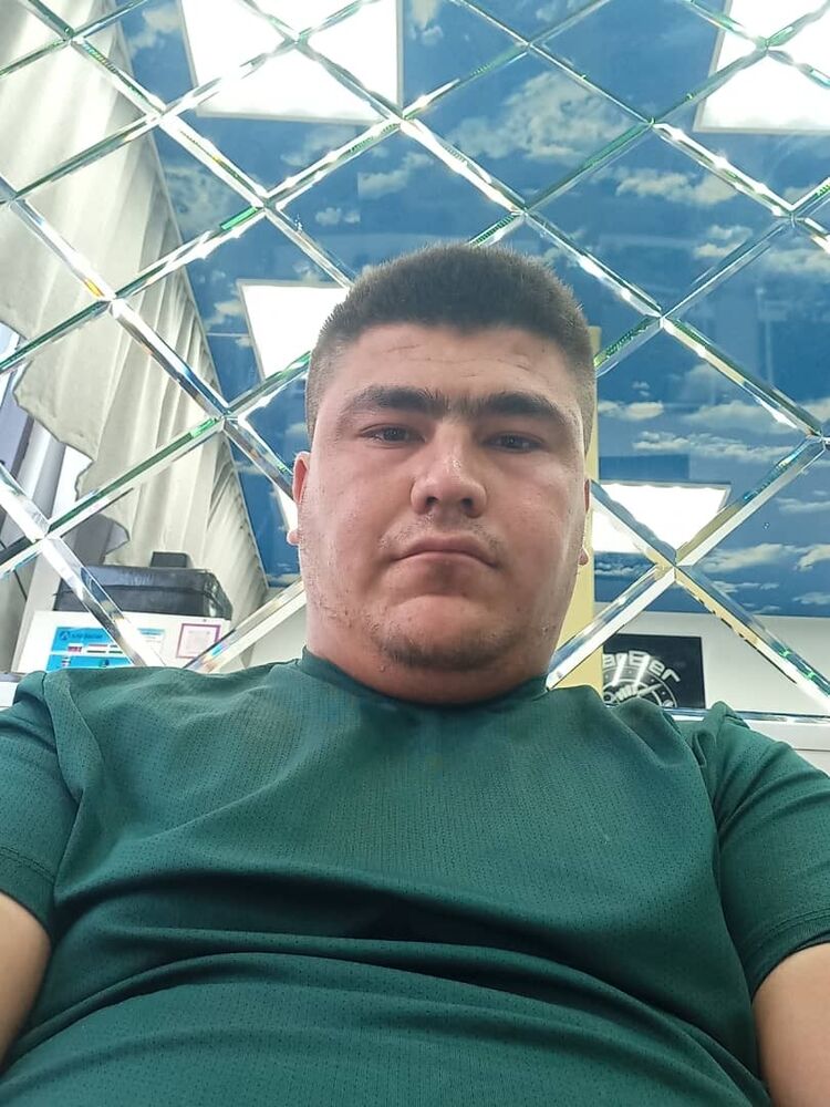  51447314  Artur, 31 ,    