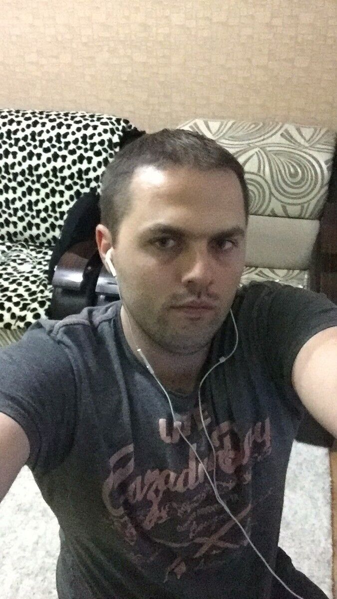  ,   Vadim, 35 ,   