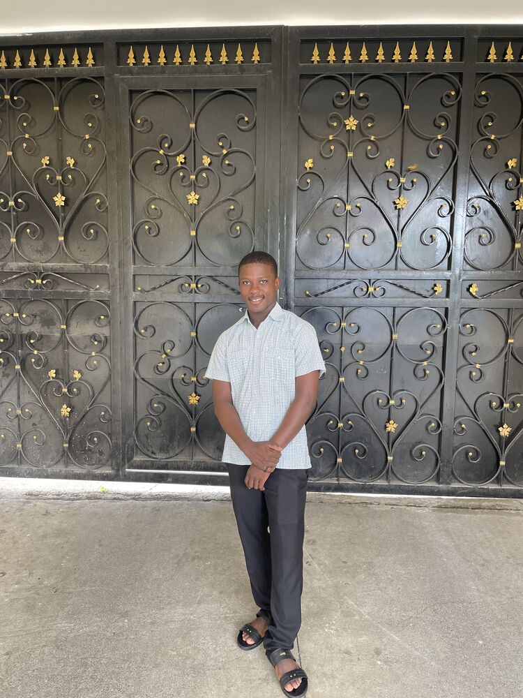  54735704  Enrique, 30 ,    