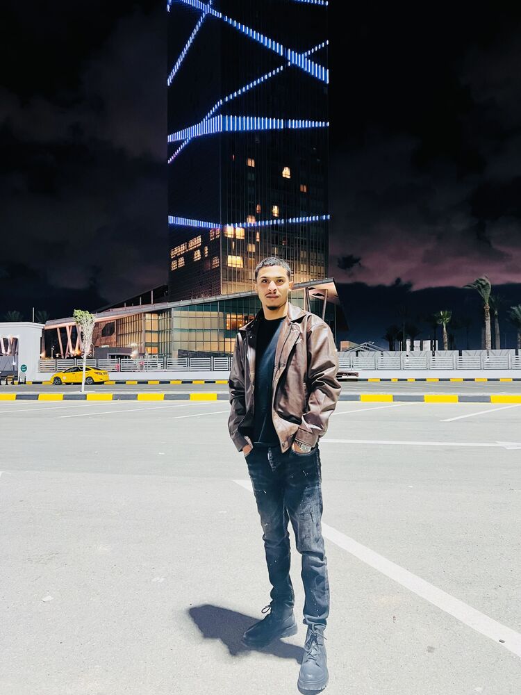 ���������� Monheim, ���� ����� Moayad, 22 ����, ������������ ��� ������, ����� � ���������, c�������� ���������, ���������