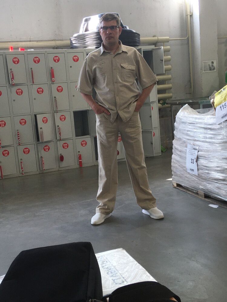  ,   Nik, 52 ,   c 
